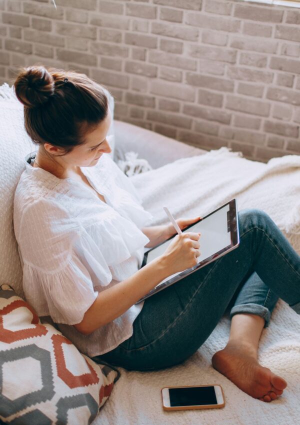 Humans Today vs. Humans 100 Years Ago: How Technological Advancements Have Impacted Our Health and Lifestyle