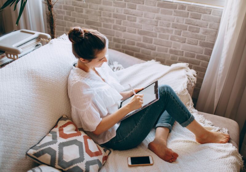 a women working on her iPad