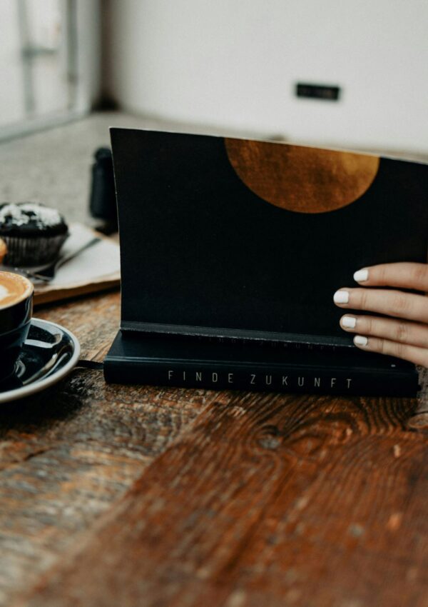 What Is a Manifestation Journal and How to Journal for Manifestation?